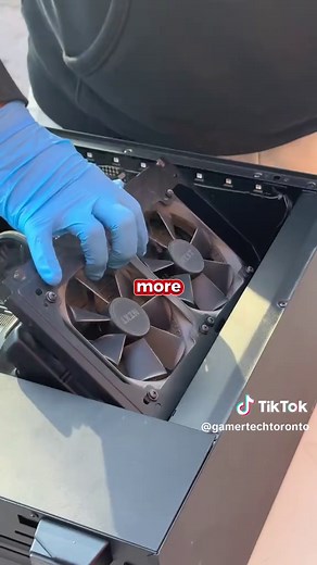 The DUSTIEST gaming PC EVER! 😤 #pc #pcclean #pccleaning #pcdust #dusting #techvideo #gamingpc