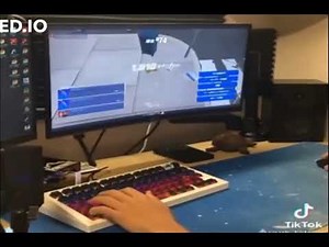 Guy Punches mannequin head so hard it pops meme