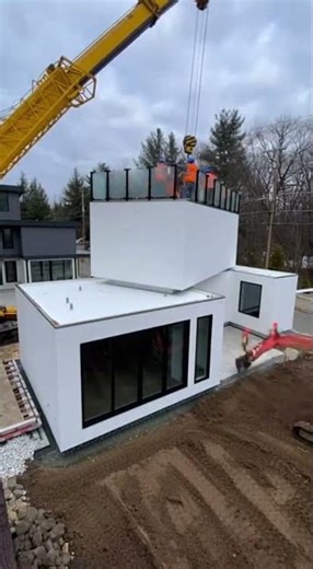 Incredible Modular Home Assembly! 🏗️🏠 #Shorts