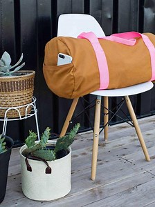 24 DIY Duffle Bag Ideas: How To Sew A Travel Bag