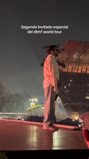 Grupo frontera en el dtmf world tour!!!!! Definitivamente no me esperaba este momento!!! #grupofrontera #invitadoespecialdtmf #dtmf #badbunnycdmx #cdmx