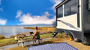 How To Set Up an RV Office