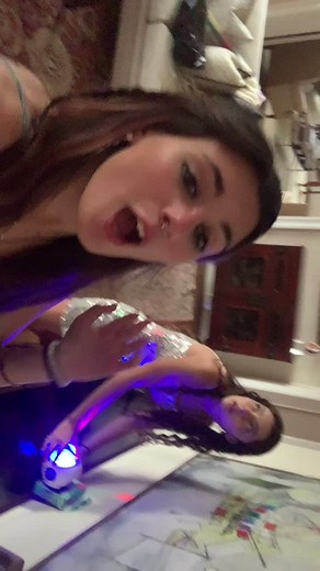 just some girls and their butt plug 🔌💁🏻‍♀️