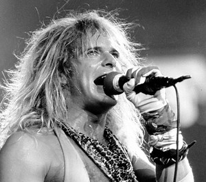 25 awesomely over-the-top concert ads from radio and TV