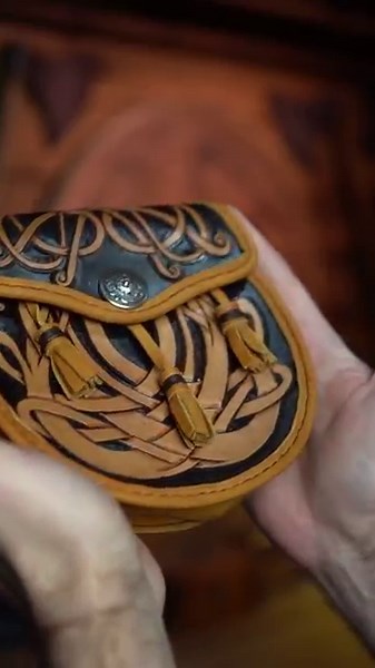 Making a Leather Sporran - #leathercraft