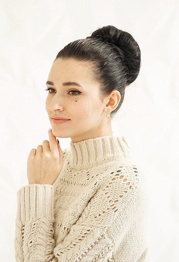 How to Do a Sock Bun Step-by-step Tutorial in Photos and Video