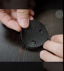 6.5M views · 118K reactions | I lost one of the AirPods and ended up using the Apple EarPods again. Have a nice day with my craft video! #crafts #diy #asmr | Hahns Atelier | Facebook