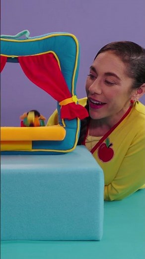 Meet the Family! A Fun Finger Family Adventure! 🎉👧 Mrs. Appleberry