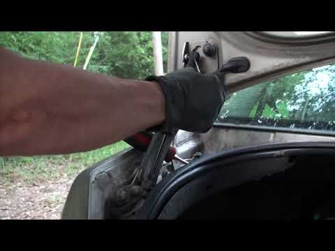 99-04 Volkswagen trunk strut replacement