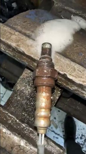 O2 Sensor Cleaning | How To Clean Oxygen Sensor | #youtube #automobile #ytshorts #mechanic #acdelco