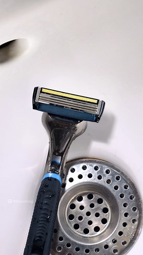 #macro #microscope #zoom #foryoupage #macrofying #beard #cut #razor