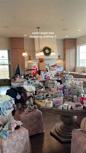 my favorite time of year - ALL BECAUSE OF YOU !!!! ♥️🪽 I cut out everything in the advent calendars, because the video was getting too long - lmk if you want another video showing all that 🫶🏼 #angeltree #angeltreeshopping