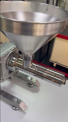 Oil Press 750W - Cold Press Oil Machine - www.coldpressoilmachines.com