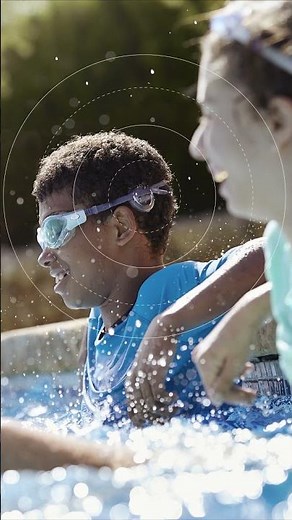 The slim off-the-ear Osia® 2 Sound Processor is discreet, light and comfortable to wear.