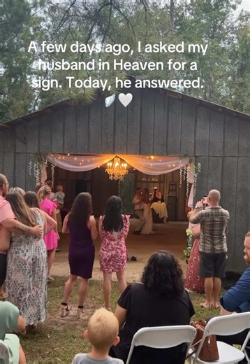 Sign from Heaven: Wedding Song Appears as Proof of Love