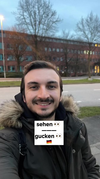 🇩🇪 Was ist der Unterschied zwischen „sehen und gucken“? sehen: „mit den Augen optische Eindrücke wahrnehmen“ ansehen: „den Blick auf jemanden, etwas richten; ins Gesicht blicken, betrachten“ gucken: „seine Blicke auf ein bestimmtes Ziel richten“ schauen: komplett SYNONYM zu sehen. - Ds gibt keinen Unterschied ☺️ #almanca #learngerman #deutschlern #deutschlernen