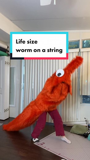 making life-size worm on a string costumes - because sometimes you just want to run around as a herd of worms at 2am with your friends 😌🪱😌 #worms #diy #cosplay #wormonastring