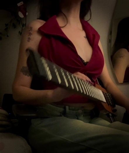 One of the girls #donnermusic #theweeknd #jennie #guitar #fyp | Electric Guitar