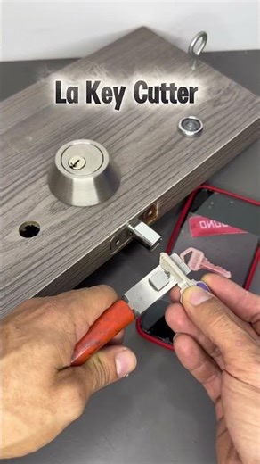 This is how the Key Cutter locksmith tool works to make keys legally and safely