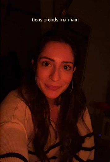 🌿 Si tu traverses un moment difficile, respire… tu n’es pas seul.e. Cette vidéo est là pour te tenir la main quelques minutes, pour t’aider à retrouver un peu d’air, un peu de calme, un peu de toi ✨ 🤍 Respire avec moi. 🤍 Laisse ton corps se poser. 🤍 Laisse ton cœur ralentir doucement. Tu n’as rien à expliquer, rien à justifier. Tu mérites d’être soutenu.e, entendu.e, entouré.e. Je suis là avec toi, le temps que ça redescende 🌙 Si tu as besoin de revenir à cette vidéo plus tard, enregistre-l