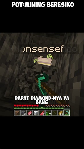 ketika mining diamond bersiko di Minecraft