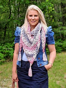 25 Interesting Ways To Crochet Shawl (Free Patterns)