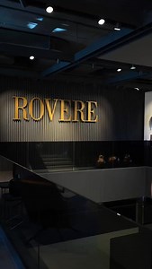 Black Friday a început la Rovere! O lună întreagă de oferte speciale la mobilier premium: bucătării, dressinguri, living, dining. Dacă planifici renovarea casei sau amenajarea unui nou proiect, luna aceasta e momentul perfect. Produse semnate de branduri italiene, cu discounturi reale și acces la consultanță profesională în showroom. | Rovere Mobili