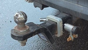 Know How - How To Install a Locking Tow Ball Hitch Pin