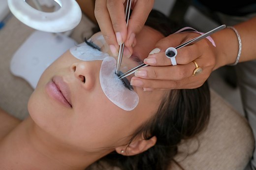 A Quick Guide To Getting Eyelash Extensions