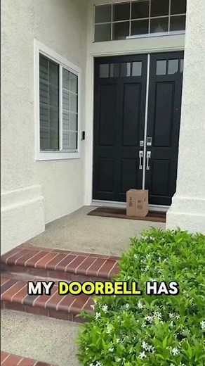 Vivint Smart Home Security: Deterrence in Action | Package Protection | 24/7 Monitoring #shorts