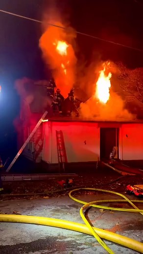 244K views · 2.1K reactions |  Firefighters Cutting A Vent Hole At A Working Structure Fire !! #firefighter #jobtown #firefighting #firedepartment #firefightertraining #firefighterlife #jobs #firedept  | How To Become A Firefighter | Facebook
