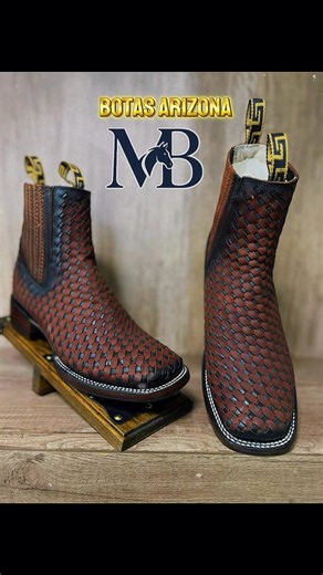 🤠 Mares Boots 🤠 Tiene los mejores combos ⭐️✅ Nuestros botines vaqueros son la mezcla perfecta de tradición y moda actual. No son solo botas, son una inversión en tu estilo. Elige la CALIDAD y vive el ESTILO! Enviamos a todo Mexico y Estados Unidos!! Contáctanos 📲📲 | Mares Boots - Ventas