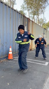 1.5M views · 180K reactions | I think someone is watching me dance again, how did he do? 路‍♂️ #fyp #smh #llanteros503 #mrrigo_elpatron #mrgeorge #dancing | Llanteros503 | Facebook