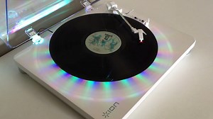 ION AUDIO - PHOTON LP - Lighted Turntable with USB Conversion