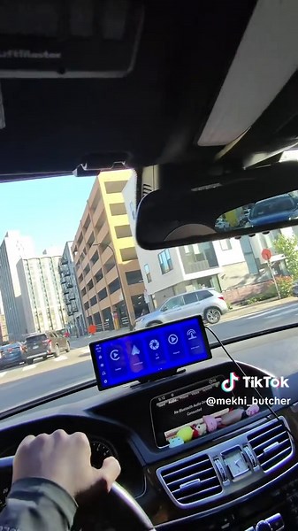 am I muted or invisible which one ?