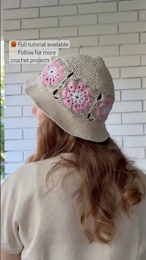 Crochet bucket hat with flower granny square #crochet #crochethat #buckethat #crochettutorial