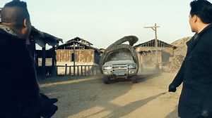 12M views · 248K reactions | Giant snake attacks the crowd, the crowd hurriedly escape! 巨蛇攻击众人，众人慌忙逃生！ 【剧名】巨兽来袭2 【Movie Name】Monster Attack #drama #cdrama #chinesedrama #古装剧 #巨兽来袭2 #中国电视剧 #玄幻 #电影 #movie #剧情 | 影视百分百 | Facebook