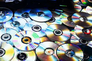 DVD vs. Blu-ray (Is There a Difference in Quality?) - All The Differences