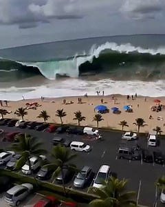 Breaking: Massive Tsunami Strikes Alaska After Undersea Earthquake—Residents Urged to Evacuate. Watch full video in the first comment! | Brightsides