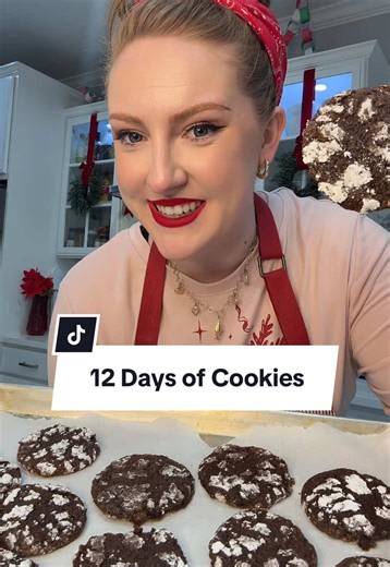 12 day of cookies 🍪🎄 Today is Chocolate Crinkle! Follow along for the other cookies and don’t forget to watch Next Level Baker THIS THURSDAY!!! 🎄✨♥️ You can also get all of my 12 recipes NOW! Check comments 👀 Recipe: 1 cup (120g) all-purpose flour ½ cup (50g) unsweetened cocoa powder 1 teaspoon baking powder ¼ teaspoon baking soda ¼ teaspoon salt ½ cup (113g) unsalted butter, melted and slightly cooled 1 cup (200g) granulated sugar ¼ cup (55g) packed brown sugar 2 large eggs, at room tempera