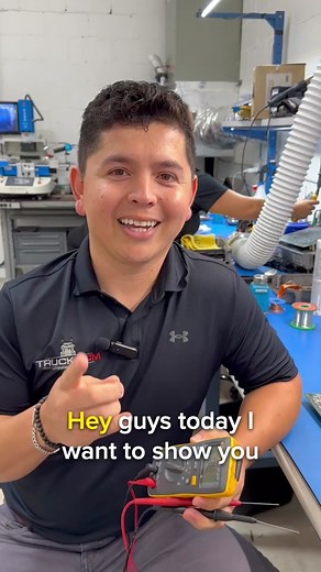 🔍📏You can use a voltmeter to check continuity like a pro! 👌 💡 Continuity means that there is a continuous electrical path between two points. 🛠️ You can use a Fluke multimeter to check continuity by setting it to the