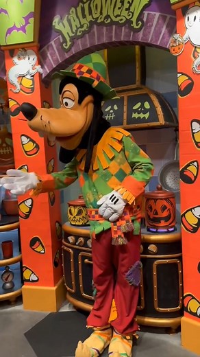 10K views · 360 reactions | Goofy's Kitchen Halloween! This seasonal theme features characters in costume, enhanced menu items, spooky music and decor, and more. | Mickey Visit | Facebook