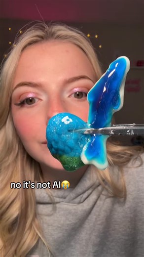 Ashley Dash on Instagram: "GOOEY GUMMIES😍❤️ #gummies #gooeygummies #asmr #mukbang"