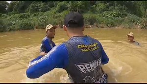 89K views · 2K reactions | Keadaan panik bila sesuatu yang besar masuk jala! #fyp | Dunia Badol | Facebook