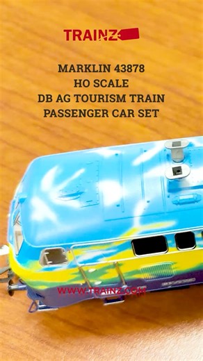Marklin HO 39219 Diesel & 43878 Tourism Cars