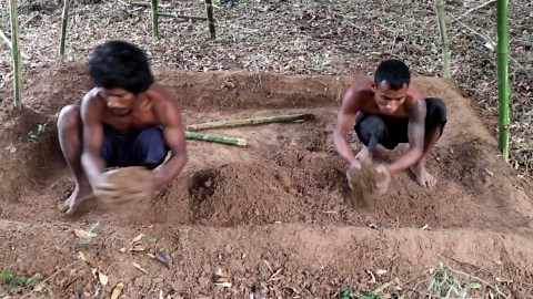 Building a Three-Story Treehouse in the Jungle Using Bamboo