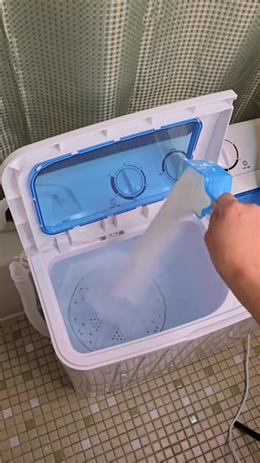 This portable twin-tub washing machine combines powerful washing and dehydration functions with a 12-pound large capacity design, saving space and easy operation. It is the perfect solution for daily small-batch laundry, saving time and effort, allowing you to easily enjoy an efficient laundry experience. | Faye V
