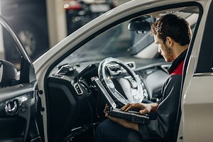 P0106 Code: Manifold Absolute Pressure/BARO Sensor Range/Performance - In The Garage with CarParts.com