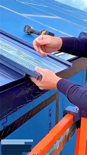 Seamless Metal Roof Installation – Perfect Locking Precision