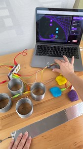 Easy set up for Makey Makey Match the Beat for two players using our Backpack expansion boards! Our web apps are free and fun! https://makeymakey.com/apps | Makey Makey